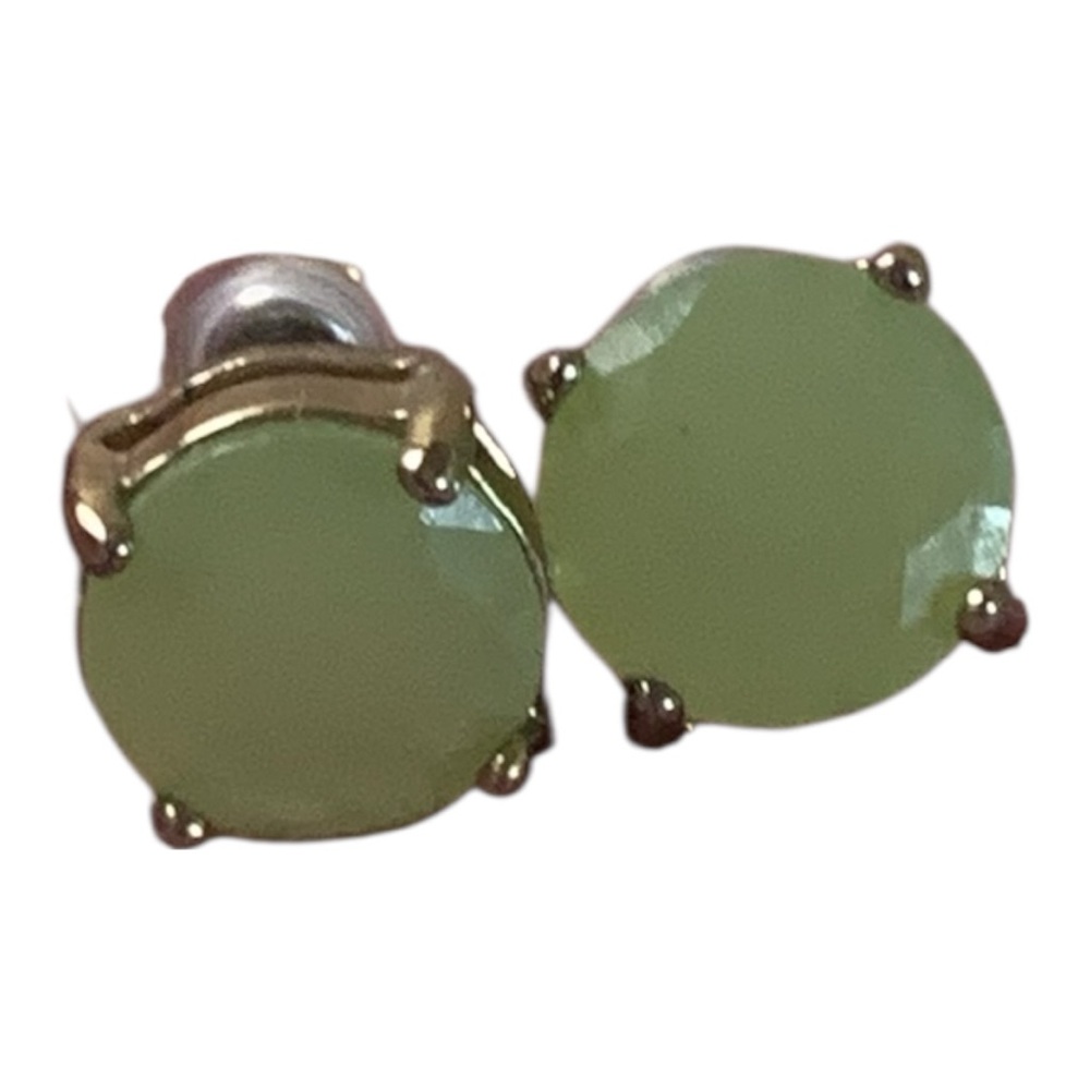 Elegant Vintage Gold Tone Apple Green Stud Post Earrings Pierced Jewelry Costume